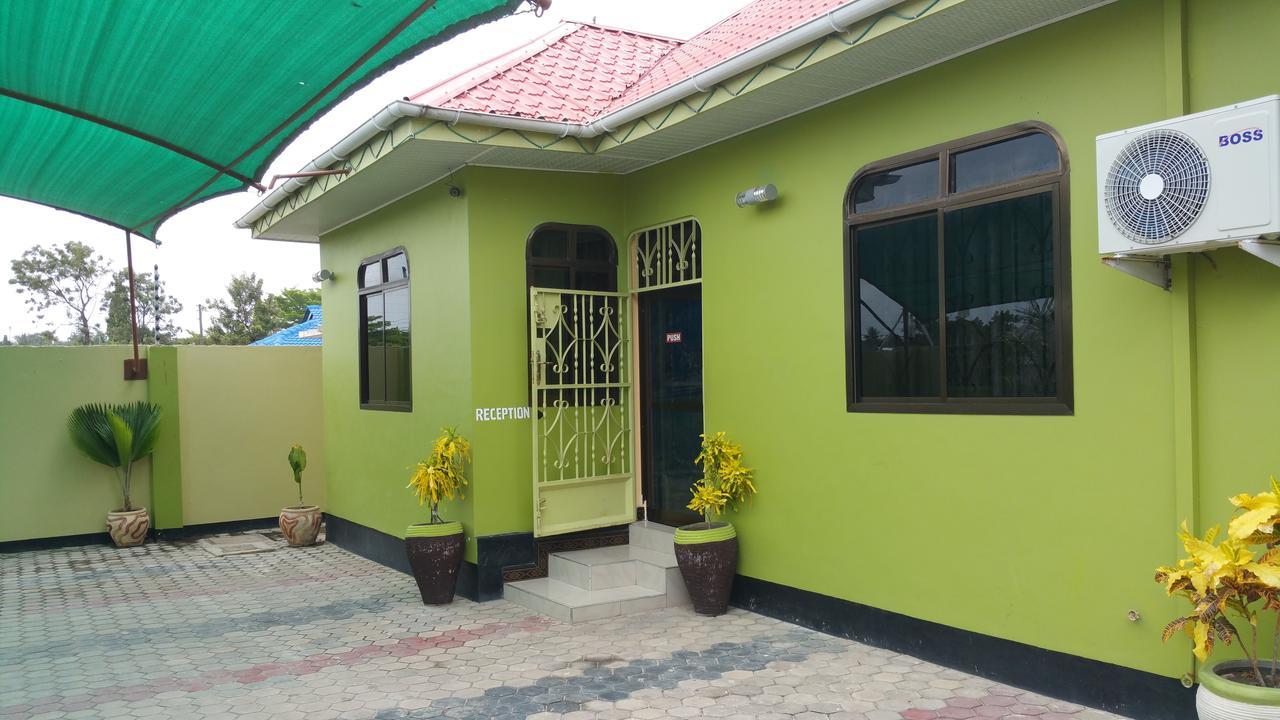 Mauya Executive Lodge Дар ес Саалам Екстериор снимка
