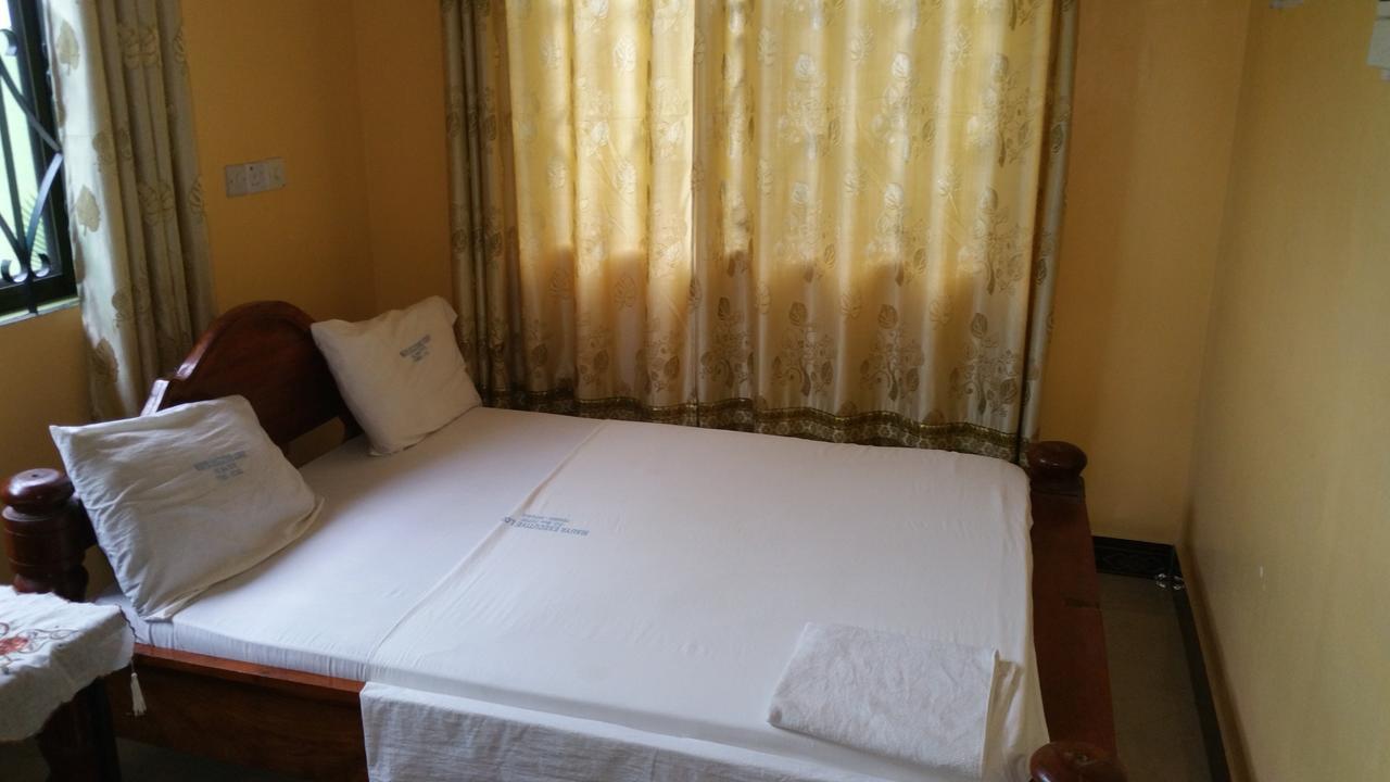 Mauya Executive Lodge Дар ес Саалам Екстериор снимка