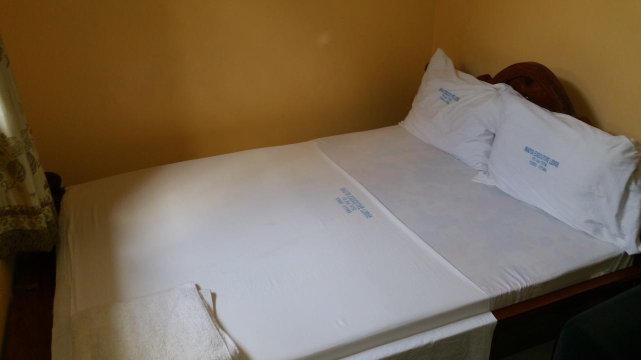 Mauya Executive Lodge Дар ес Саалам Екстериор снимка